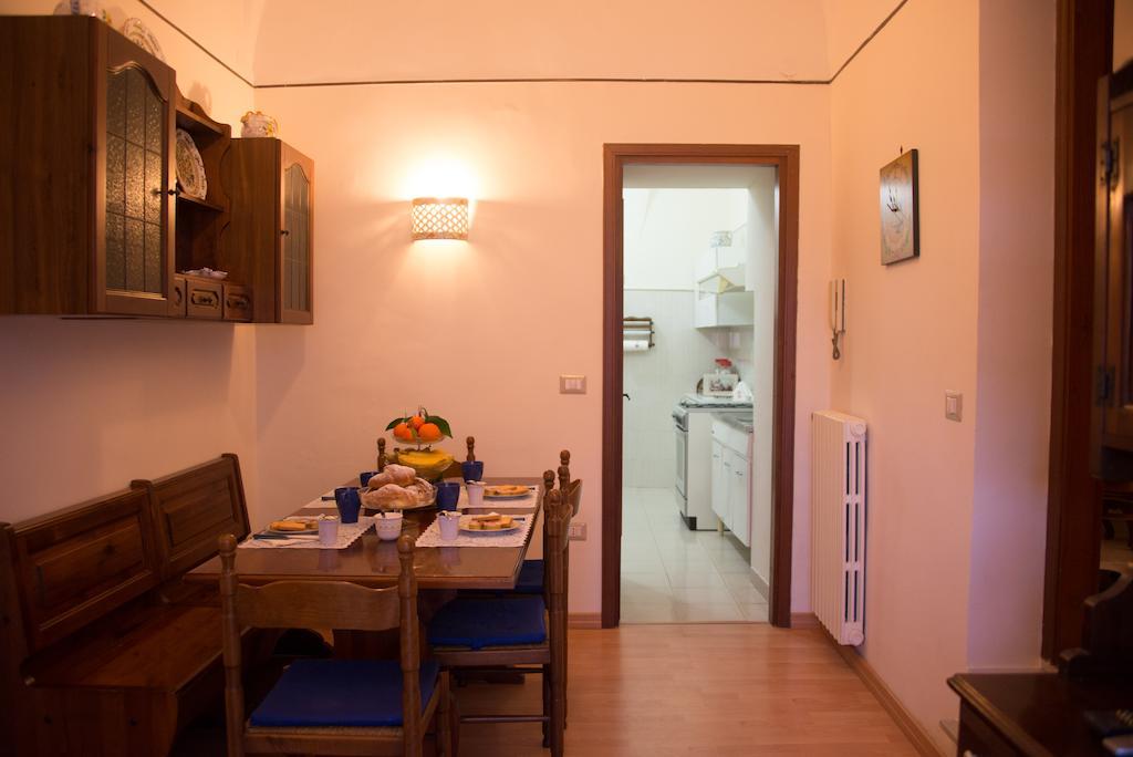 ナポリIl Giglio Rossoアパートメント 部屋 写真